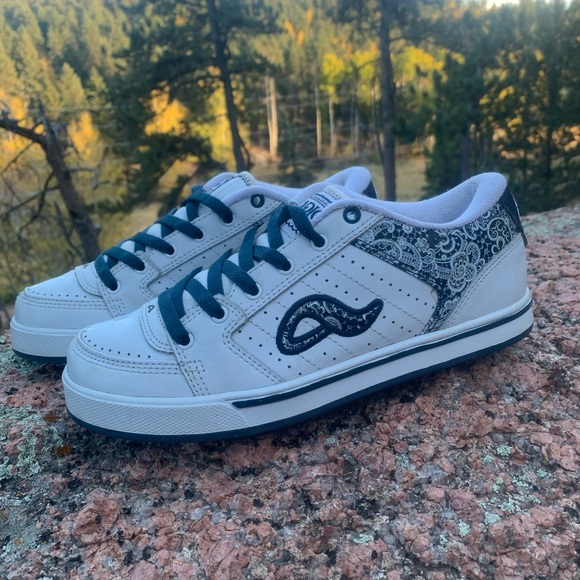 Vintage Adio Skate Shoe - Picture 2 of 15